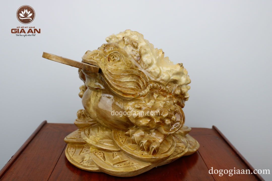 tượng cóc ba chân