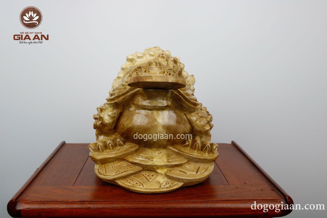 tượng cóc ba chân