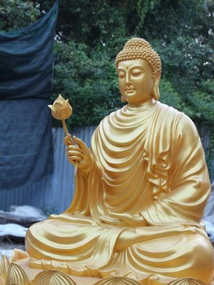 Hình tượng Phật Thích Ca Mâu Ni được làm bằng đồng